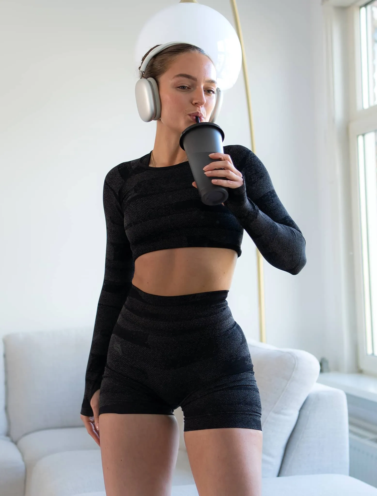 Boost Seamless Long Sleeve Crop Top - Black