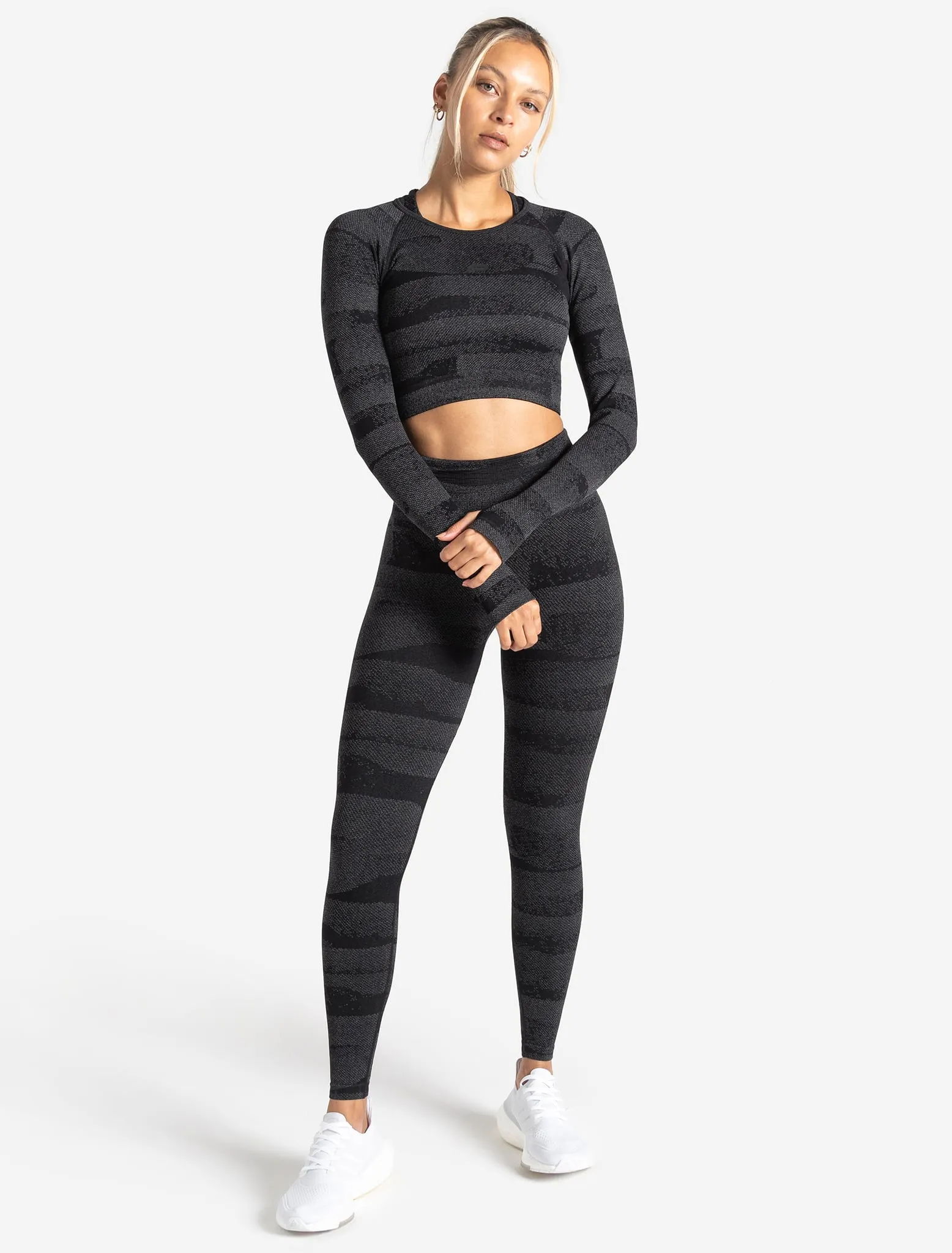 Boost Seamless Long Sleeve Crop Top - Black