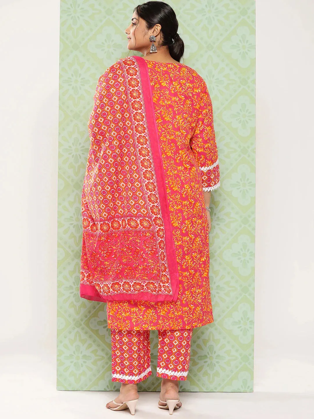 Plus Size Pink Floral Printed Pure Cotton Kurta With Trousers & With Dupatta