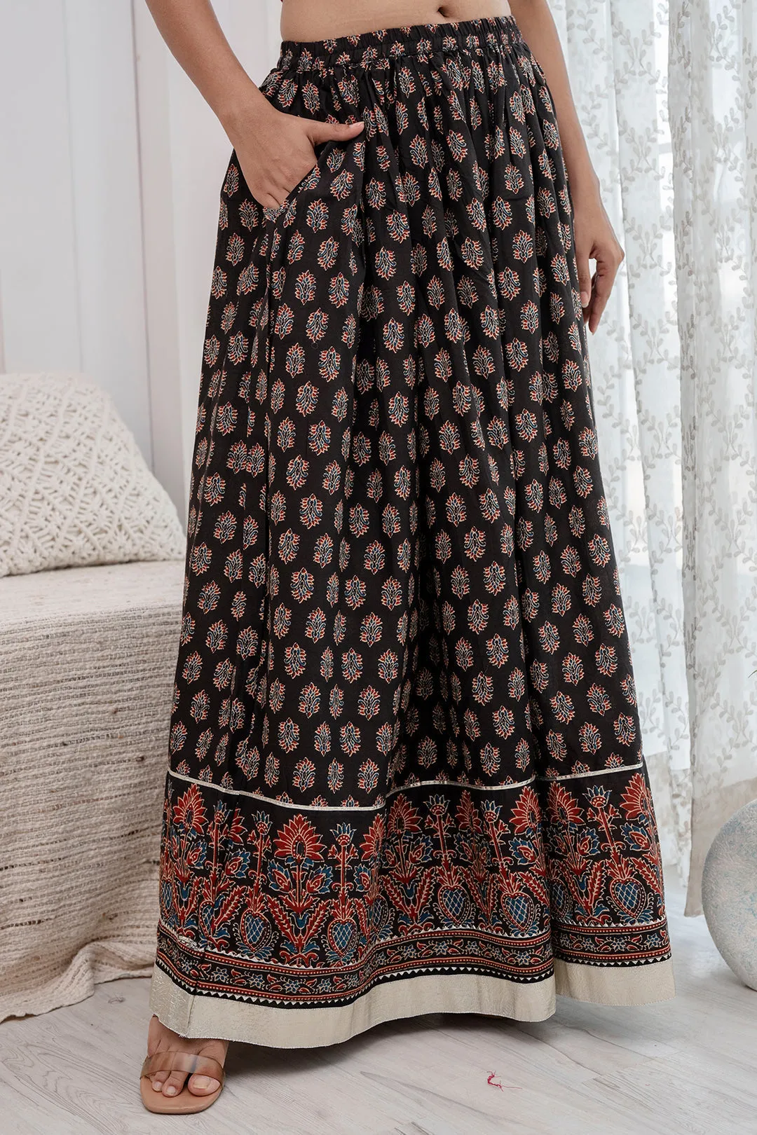 Women Black Ethnic Printed Gotta Patti Work Skirt